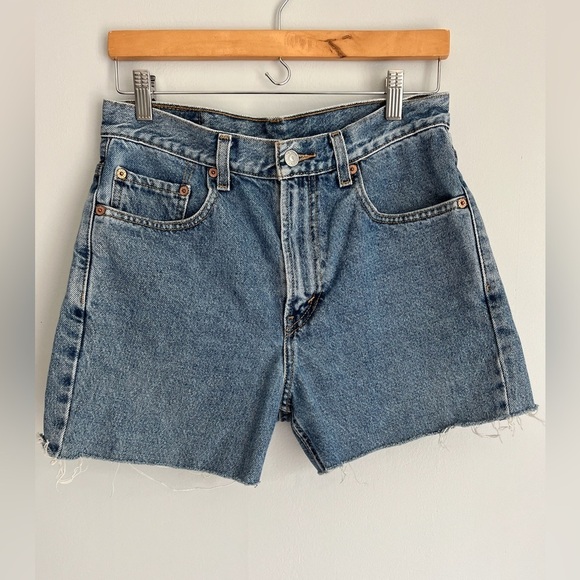Levi’s 505 cut off jean shorts size 30 - Picture 1 of 12
